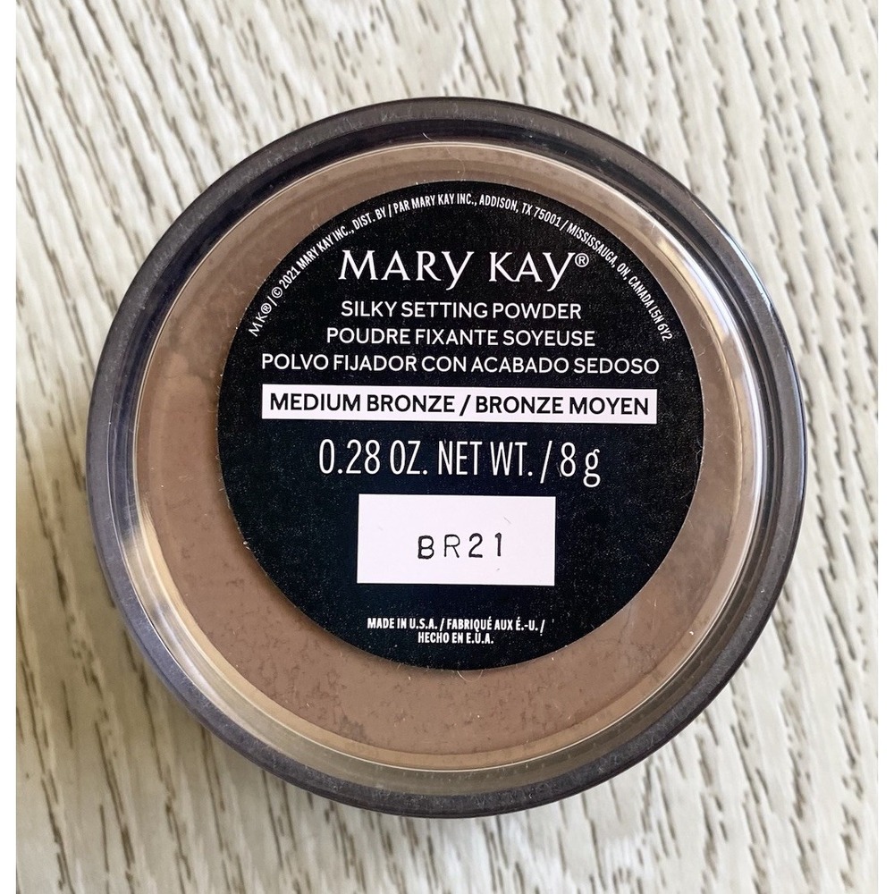 Mary Kay Silky Setting Powder  Medium Bronze  175901 New‎  .28 oz